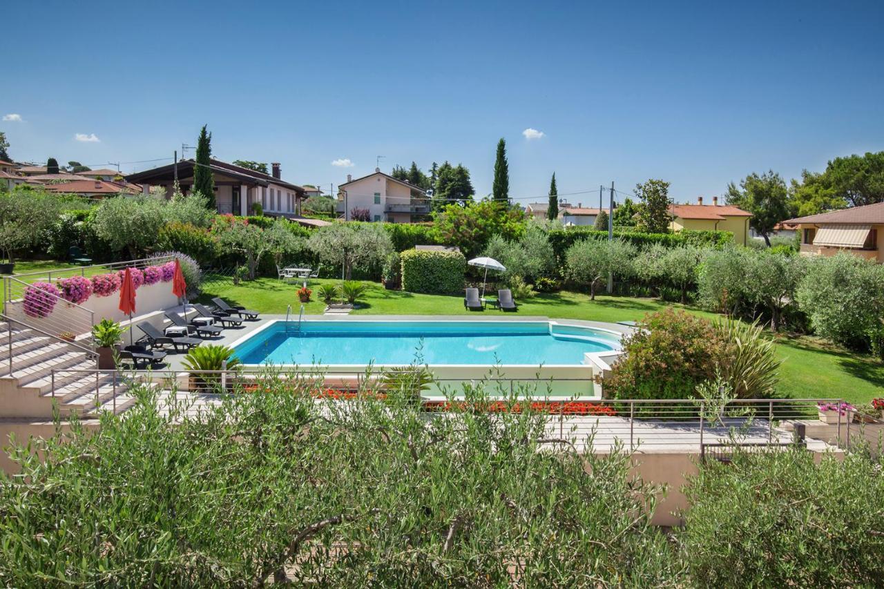 Villa Aurora-Holiday Home Apt 2 Bardolino Exterior photo